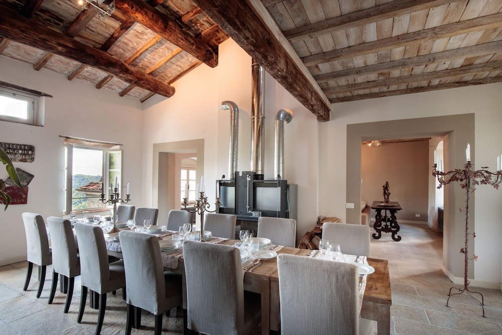 Villa photo 3