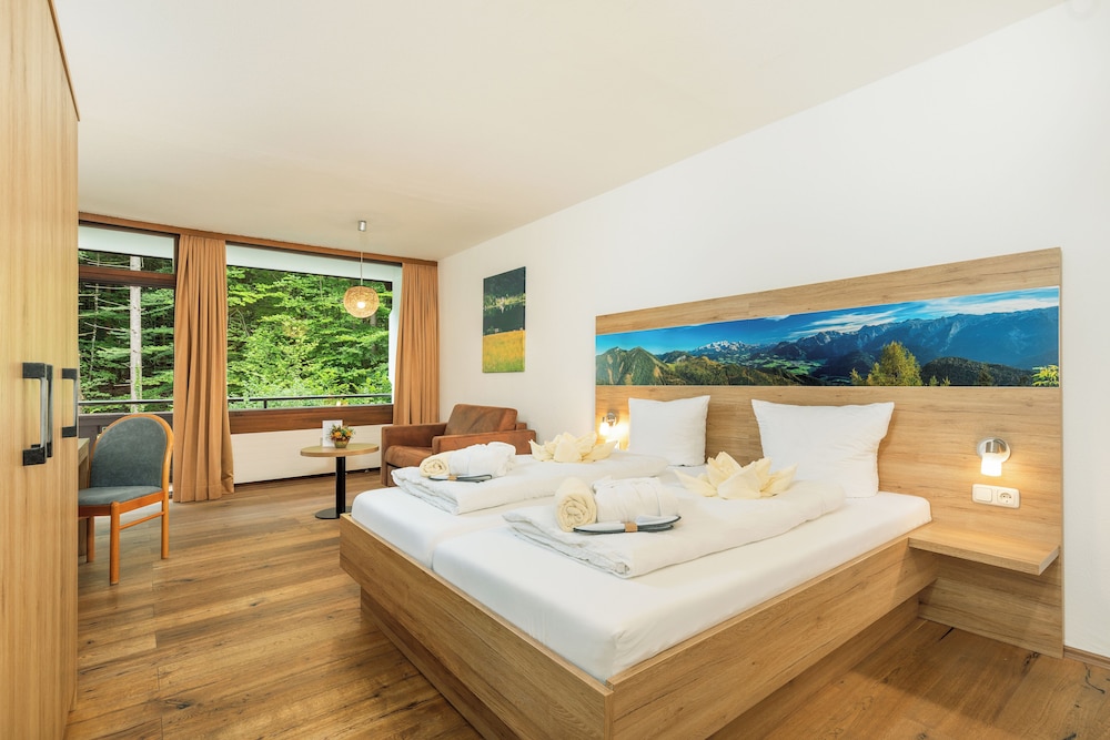 Standard Double Room, 1 King Bed, Non Smoking, Garden View