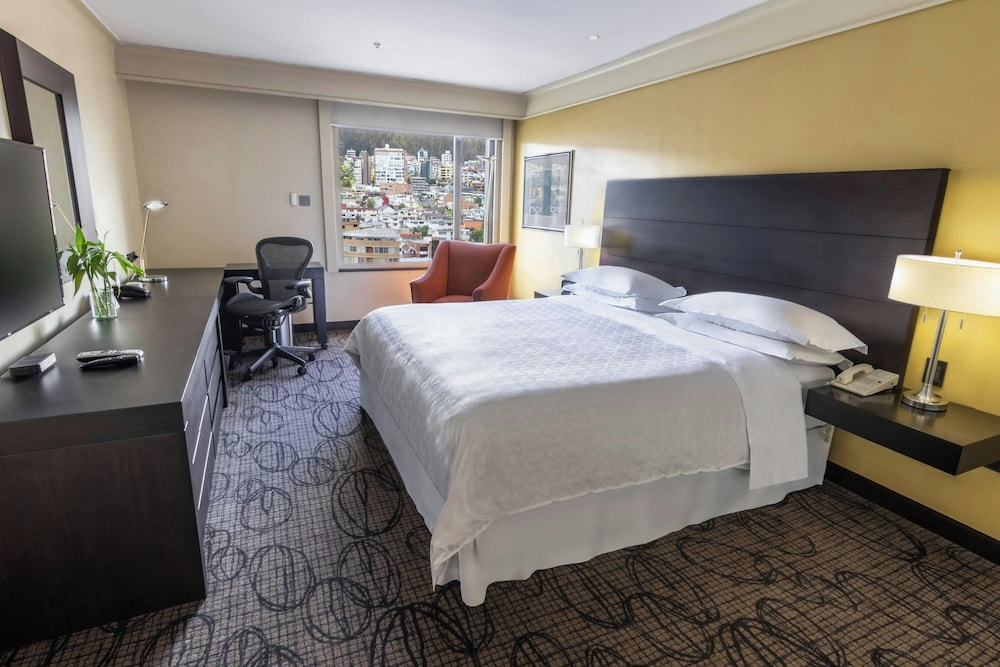 Superior Room, 1 King Bed (High Floor) photo 3