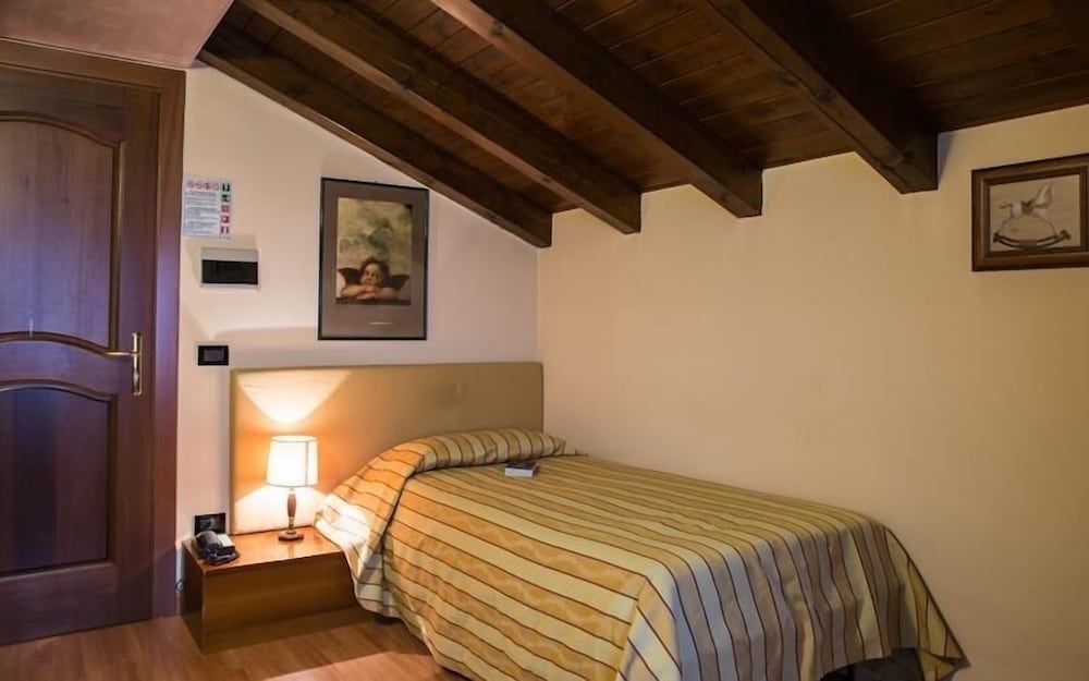 Single Room photo 1