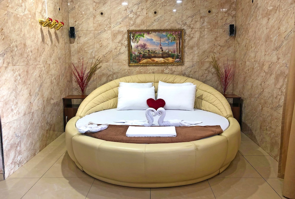 Exclusive Room, 1 King Bed With Sofa Bed, Sauna, Courtyard View photo 1