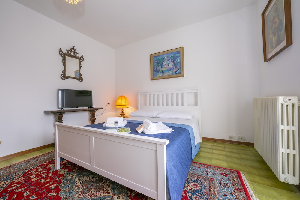 Family Apartment, Multiple Bedrooms, Mountainside (La Verbanina 2)