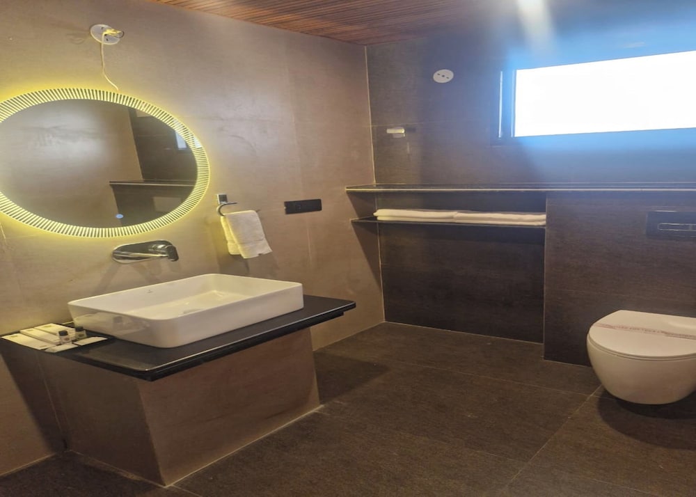 Premium Room - Photo 9
