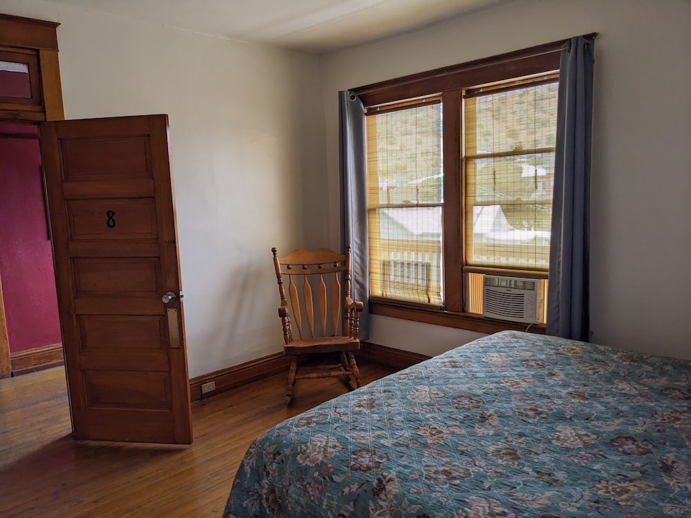 Shared Bath, King Bed, w/ View photo 2