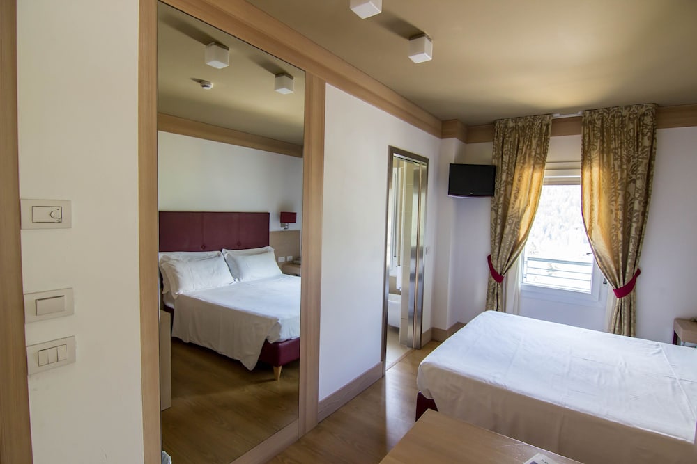 Classic Double Room - Photo 1