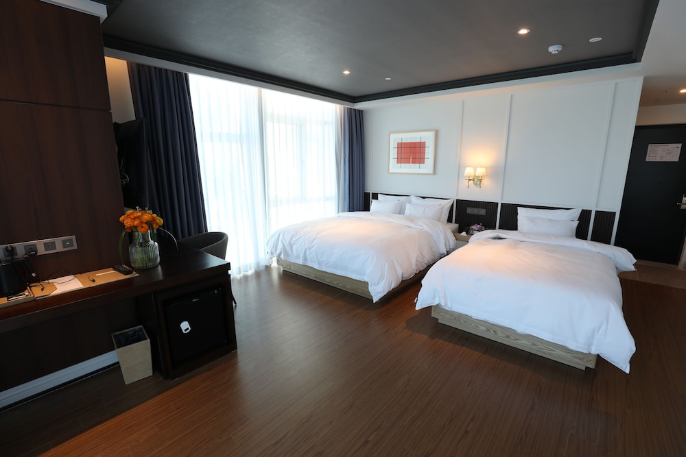 Spa Twin Room - Breakfast Included,Unlimted Starbucks Coffee Bean,OTT Available,15PM CI / 13PM CO - Photo 7