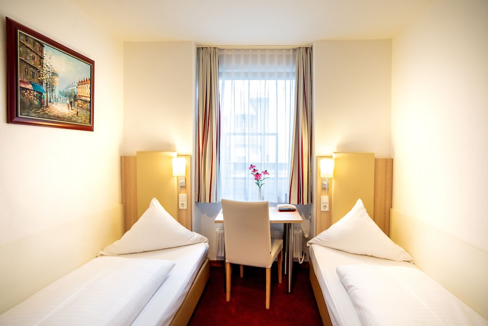Classic Twin Room