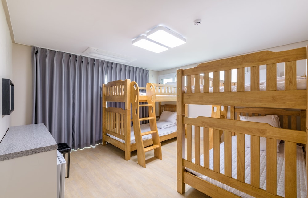 Shared Dormitory, Men only, Non Smoking, Balcony photo 2