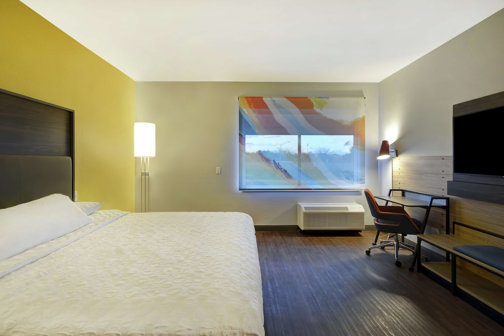 Room, 1 King Bed photo 1