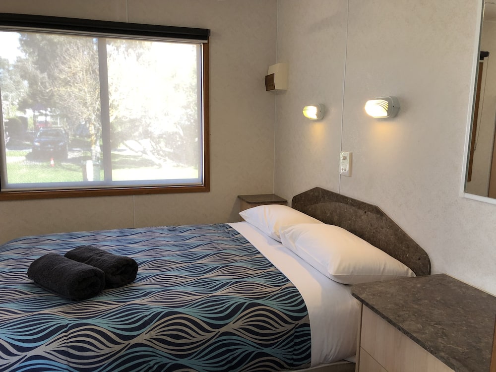 Executive Cabin with Ensuite photo 2