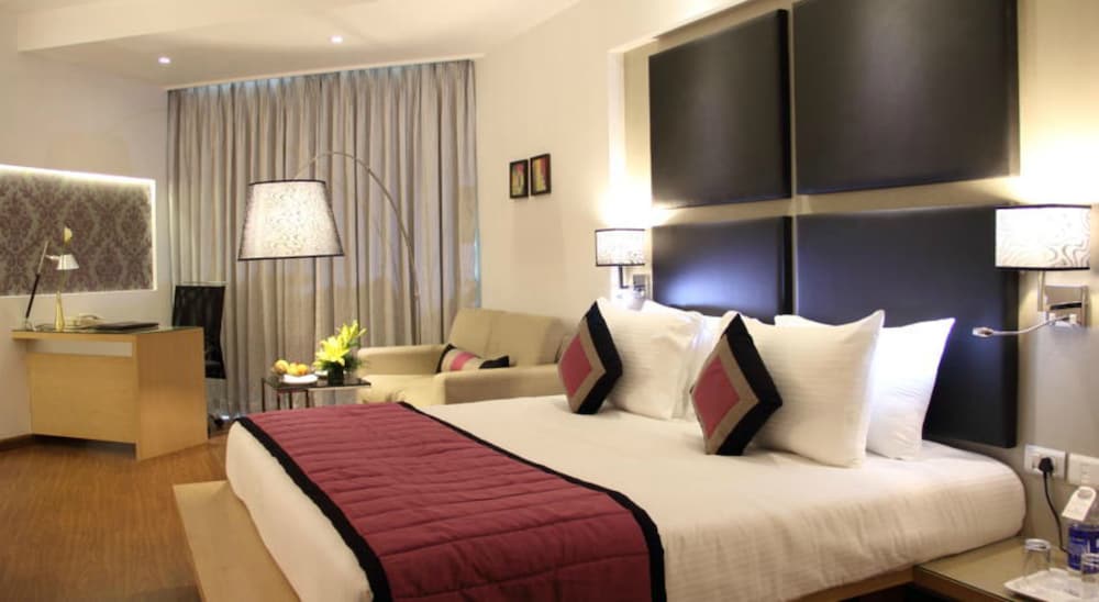 Standard Room, 1 King Bed