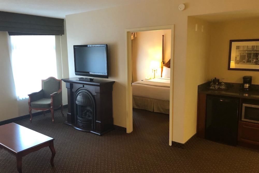 Suite, 1 Queen Bed, Non Smoking