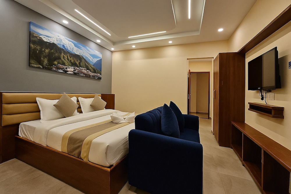 Junior Suite Room [10% discount in Rooftop Restaurant with Mountain and City View]