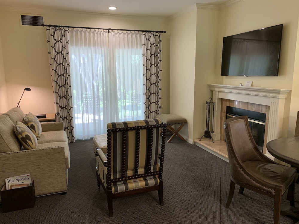 Signature Suite, 1 Bedroom, Non Smoking, Hot Tub - Photo 4