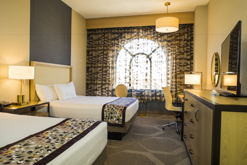Deluxe Room, 2 Queen Beds, Non Smoking - Photo 1