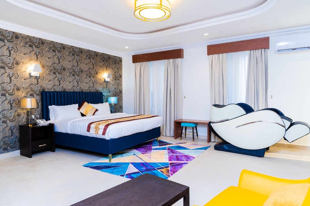 Junior Studio Suite