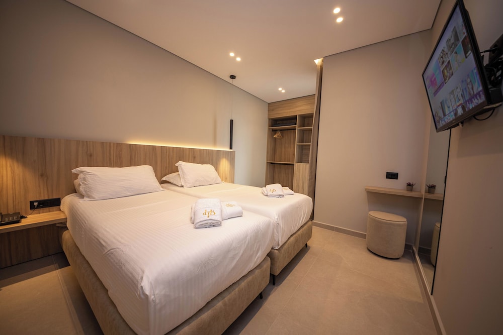 Deluxe Double or Twin Room, Balcony, Partial Sea View