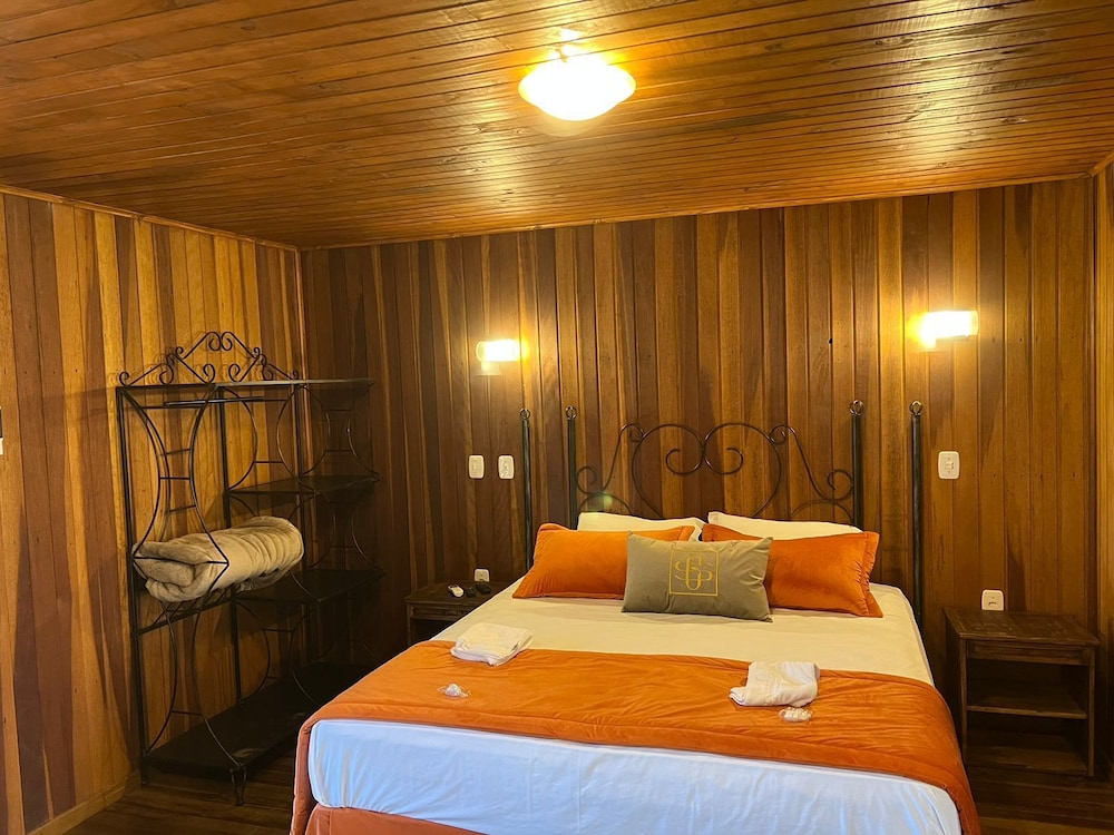 Deluxe Cabin photo 3