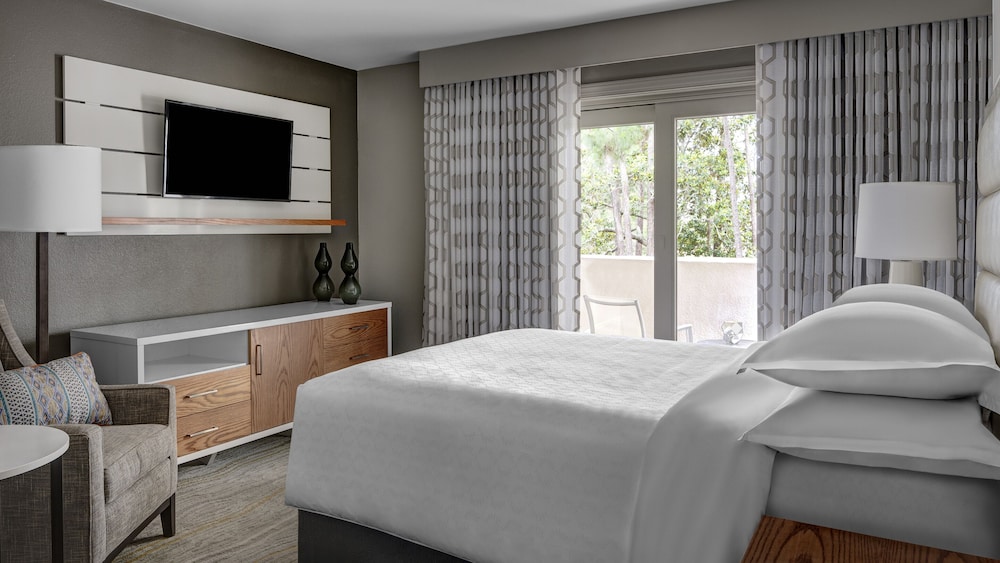 Studio, 1 Queen Bed, Balcony photo 1