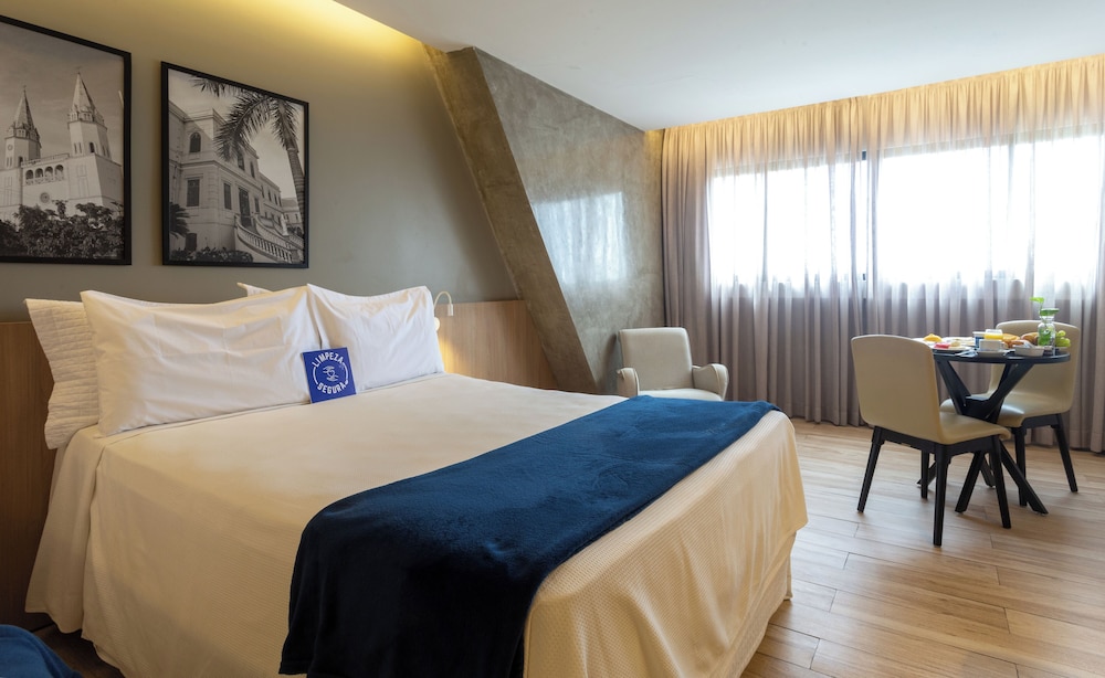 Premium Room, 1 Double Bed - Photo 1