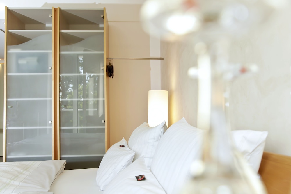 Standard Double or Twin Room - Photo 3