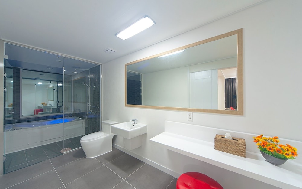 Room (Deluxe Room-56) - Photo 5