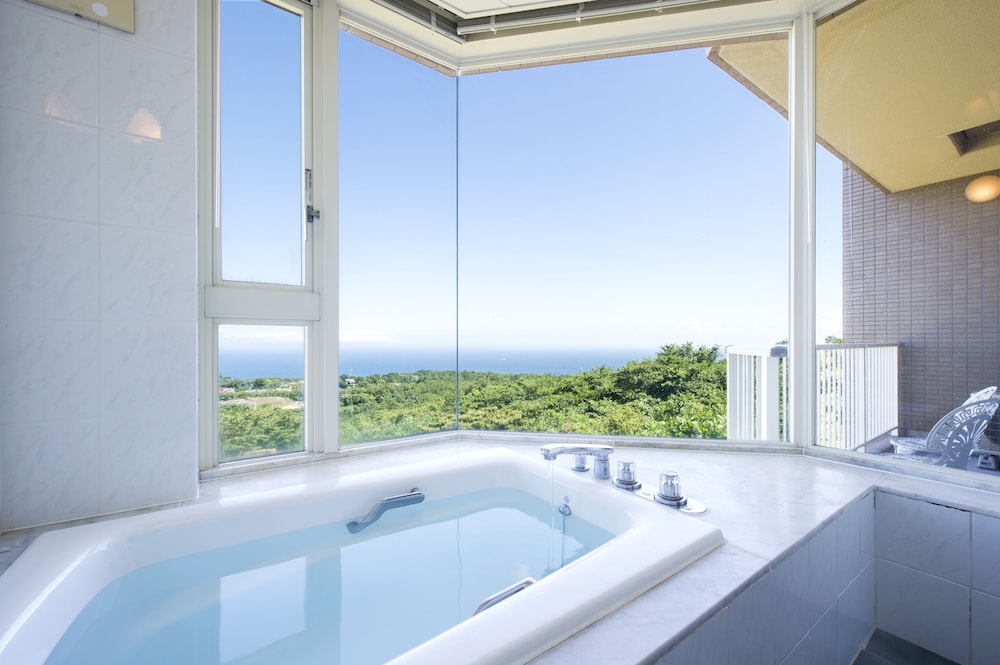 View Bath Suite-Dog Friendly, Non Smoking - Photo 9