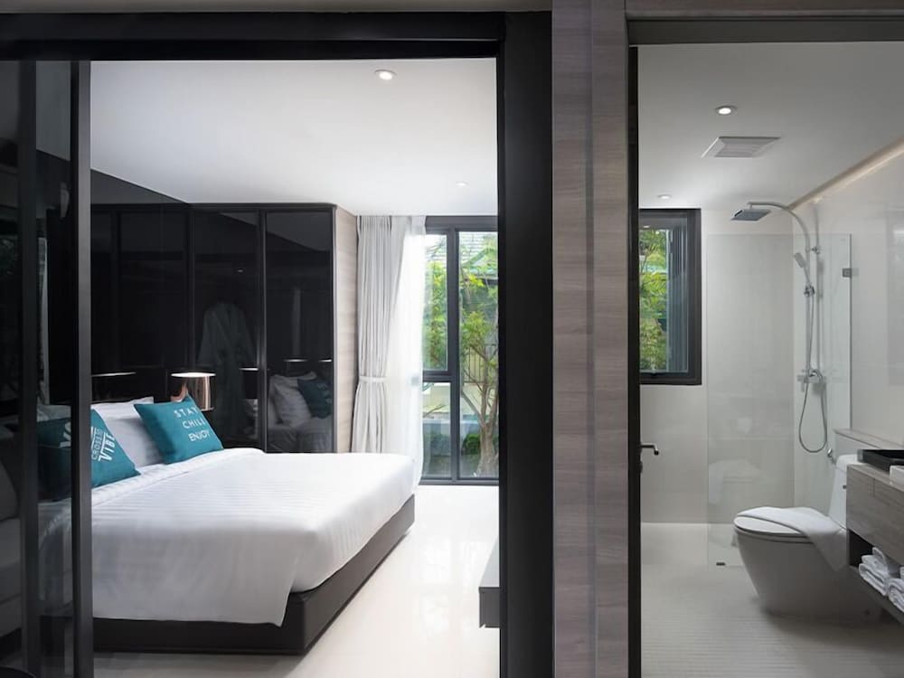 Deluxe King Room photo 3