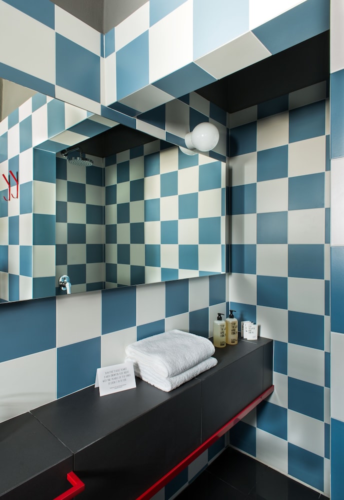 Superior Single Room, Sea View - Photo 4