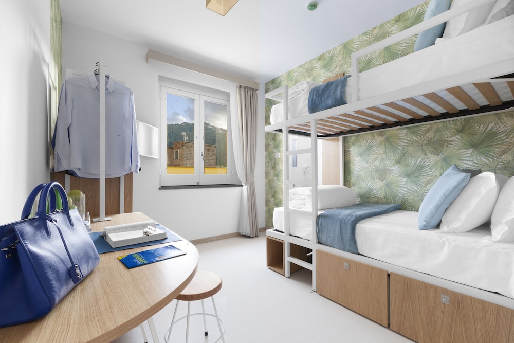 Economy Room