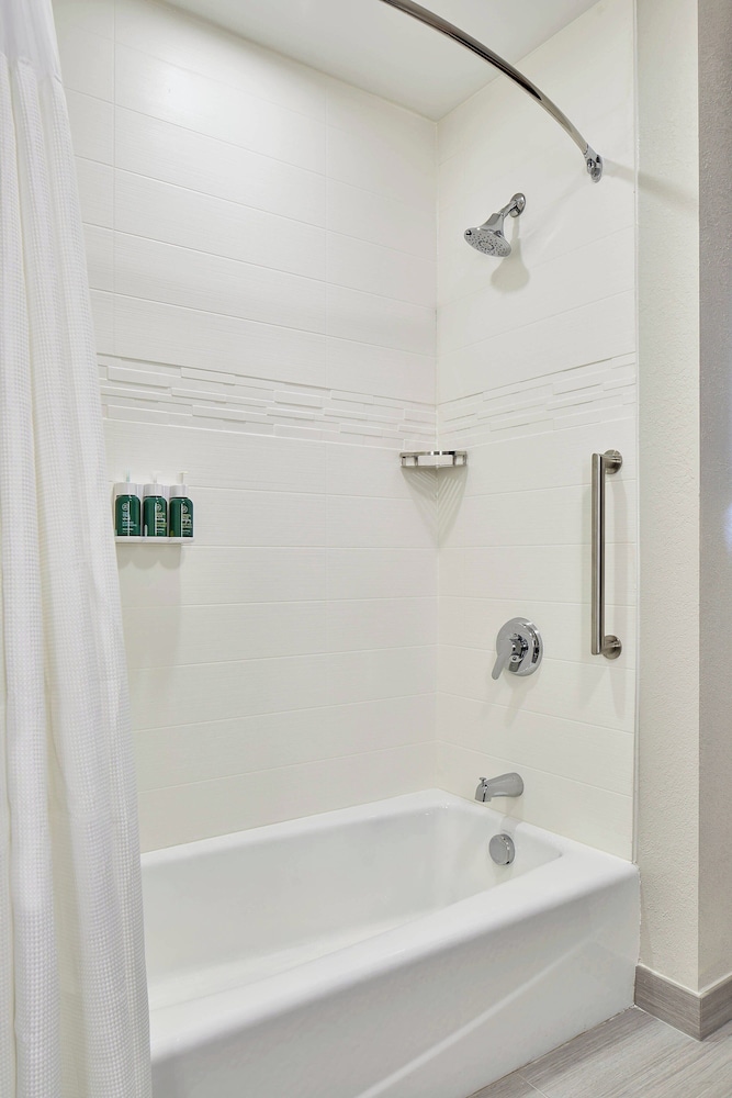 Studio, Multiple Beds, Balcony - Photo 12