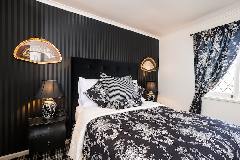 Signature Apartment, 1 Queen Bed photo 2