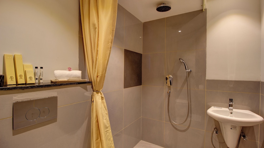 Executive Two Bedroom Suite - Photo 3