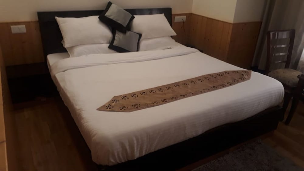 Deluxe Room - Photo 6