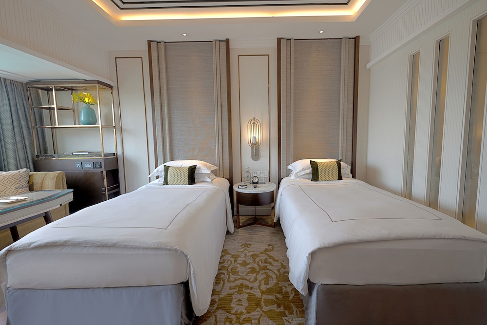 Deluxe Room, 1 King Bed, Pool View (Twin Bed) - Photo 1