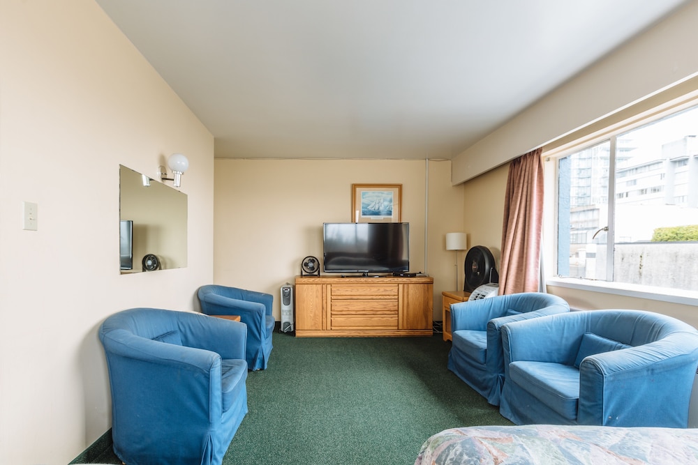 English Bay Hotel — photo 89