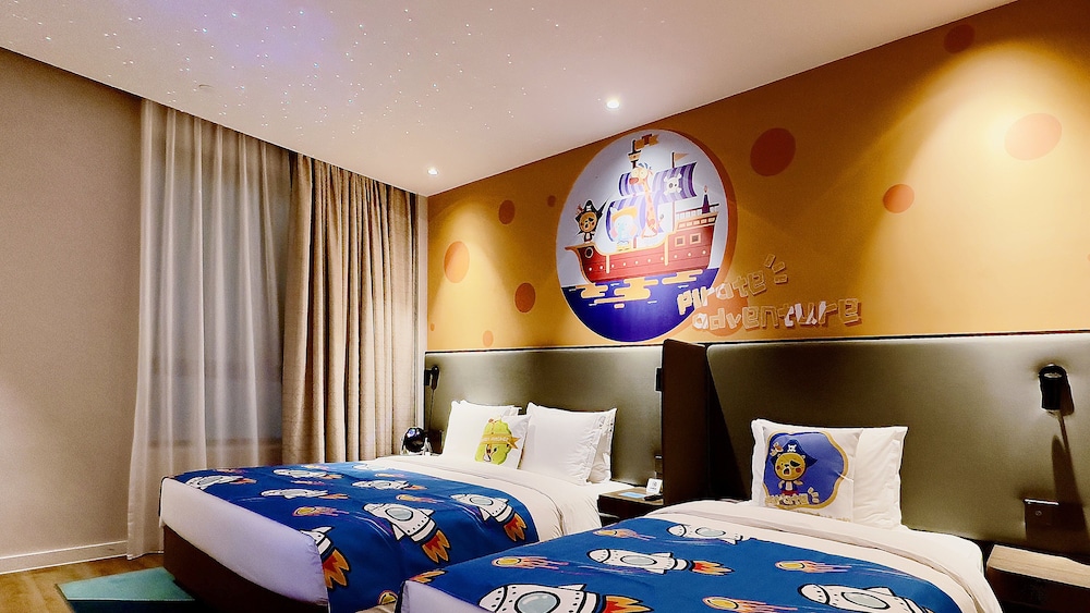 Standard Room, Multiple Beds (Kids Theme) thumbnail 6