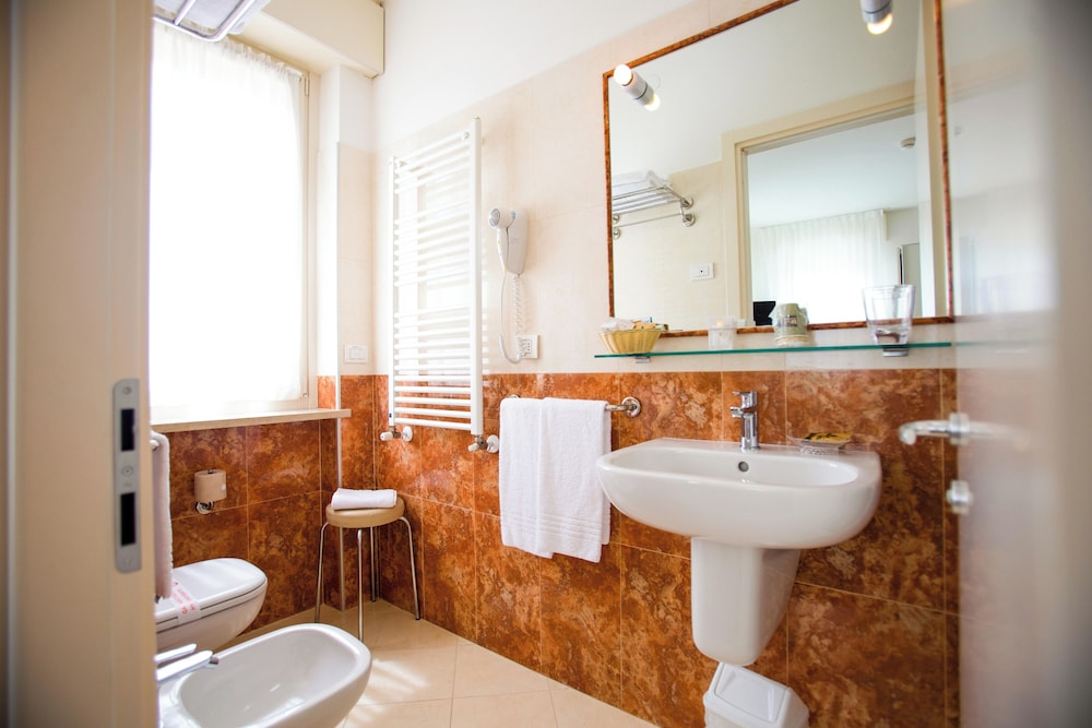 Deluxe Double or Twin Room, 1 Bedroom photo 3