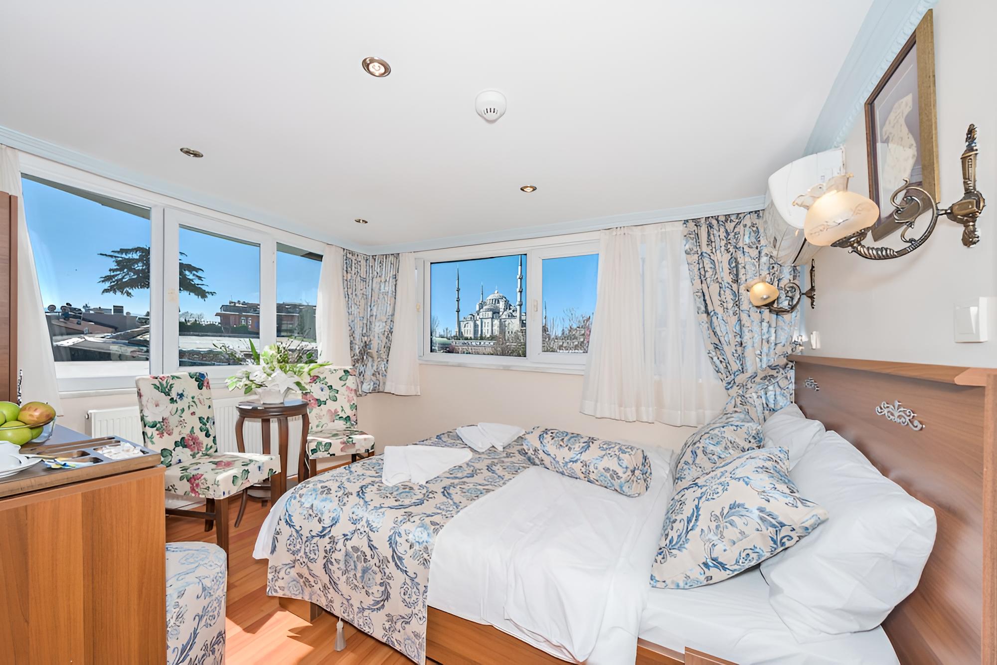 Standard Double Room, City View photo 1
