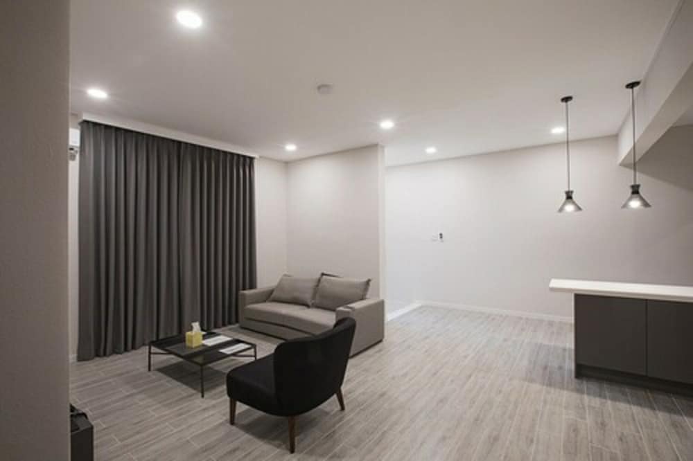 Suite (C) photo 2