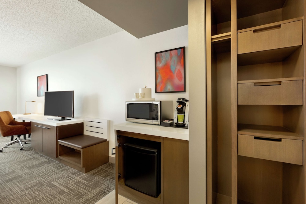 Junior Suite, 1 King Bed - Photo 1