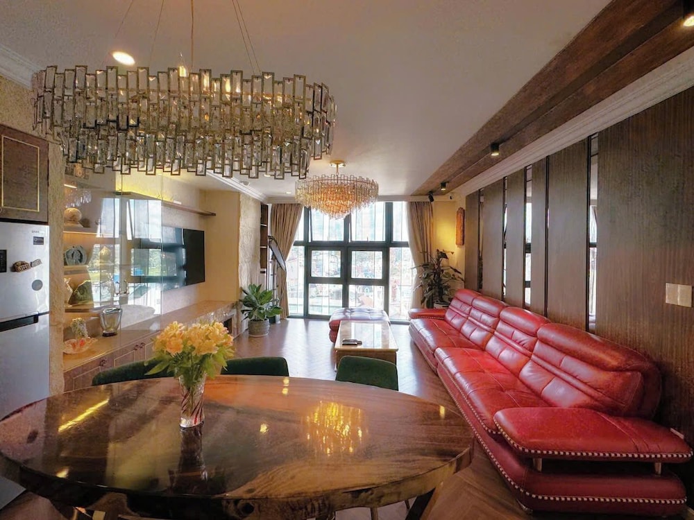 Luxury Apartment, 3 Bedrooms, City View