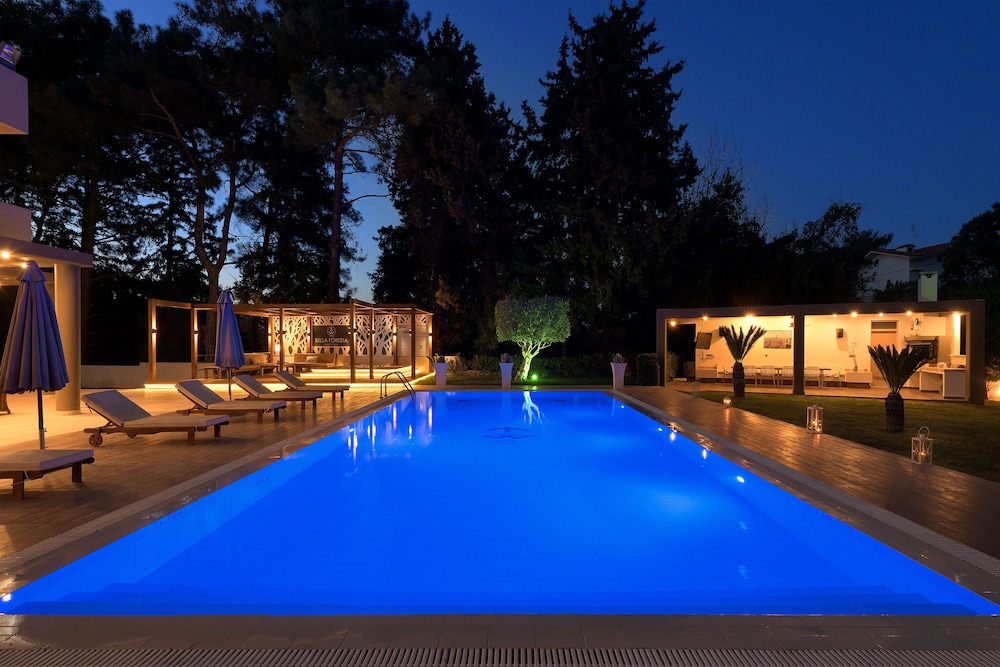 Exclusive Villa photo 1