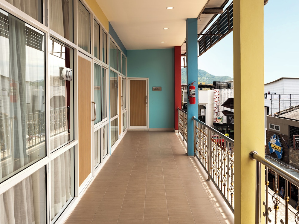 Deluxe Street View - Photo 5