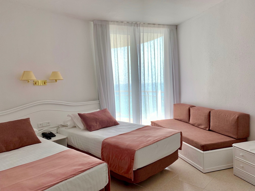 Habitación Doble Clásica, Balcón, Vista Parcial al Mar