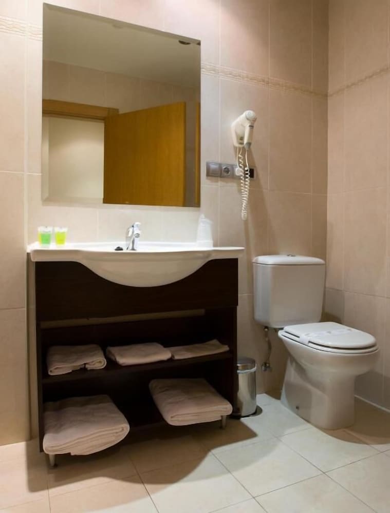 Double or Twin Room photo 3