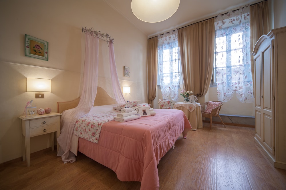 Standard Room - Photo 1