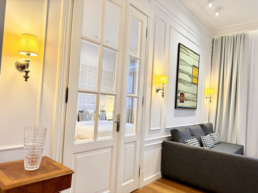 VOTRE Suite, 1 Bedroom (Royal Route View, 62 m2, ul. Królewska 2)