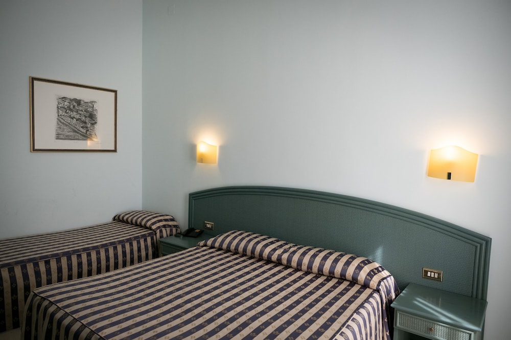 Standard Room photo 3