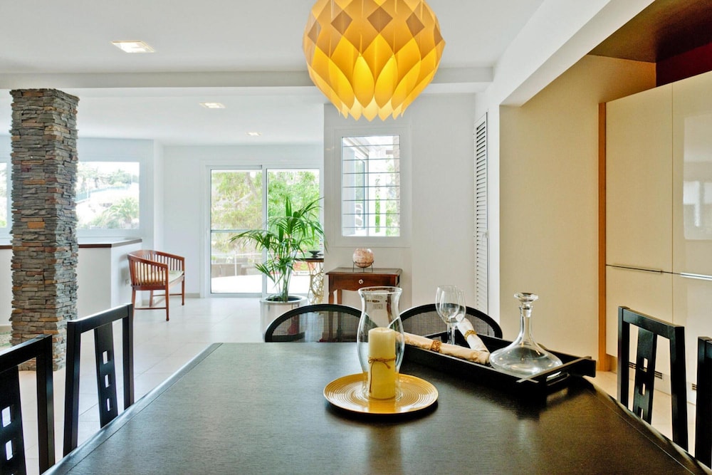 Villa photo 3